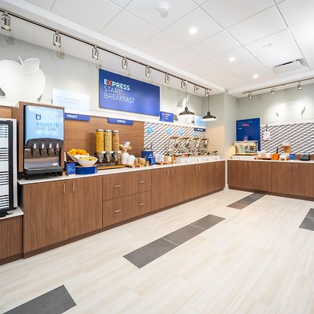 Holiday Inn Express & Suites - Fort Myers Airport By Ihg Exteriér fotografie