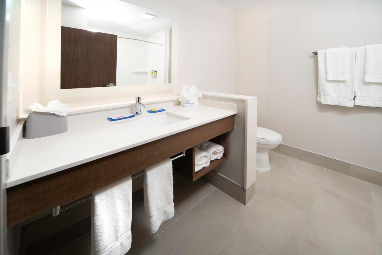 Holiday Inn Express & Suites - Fort Myers Airport By Ihg Exteriér fotografie